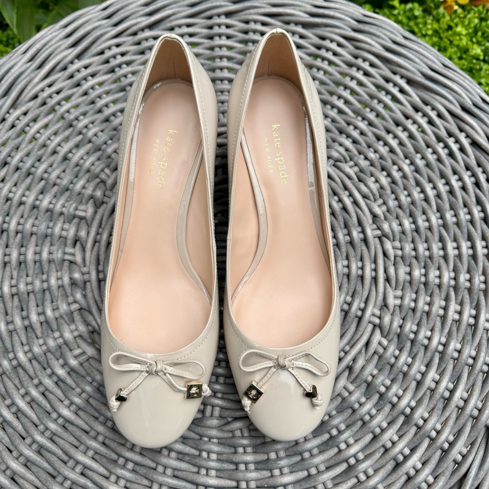 Kate Spade Beverly Bow Pump Patent Tusk Sz 7.5 - Picture 3 of 10
